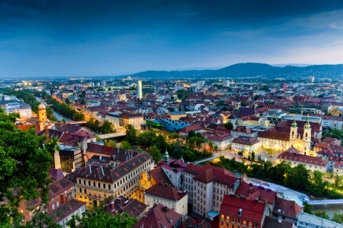 Blick vom Schloßberg auf die Dächerlandschaft von Graz
